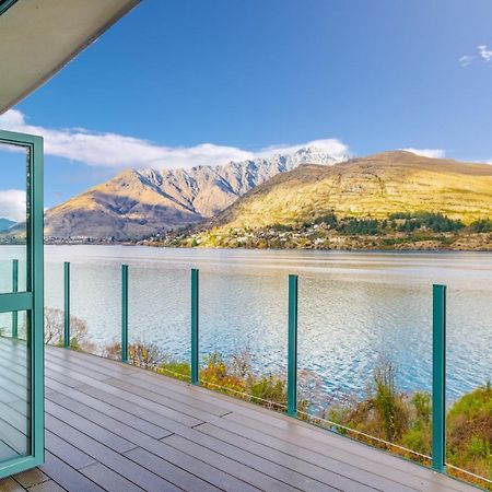 Huge Lakefront Delight - Queenstown Holiday Home 외부 사진