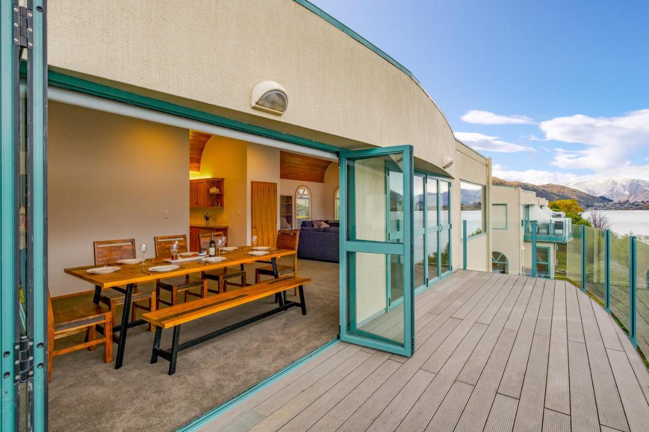 Huge Lakefront Delight - Queenstown Holiday Home 외부 사진